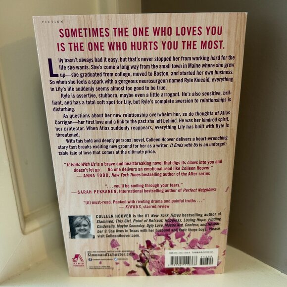 It Ends with Us by Colleen Hoover Paperback Book - Picture 3 of 3